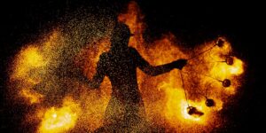 Feuershow & Funkentanz im Museumshafen Carolinensiel